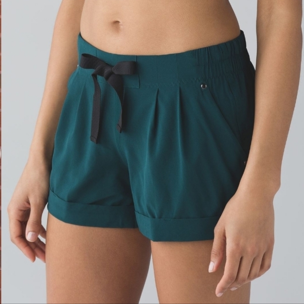 Lululemon Spring Break Away Shorts